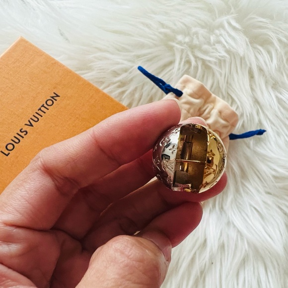 Louis Vuitton sphere earings - Picture 4 of 5
